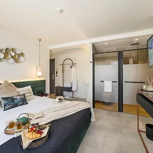 Luff Living - Adult Only Hotel